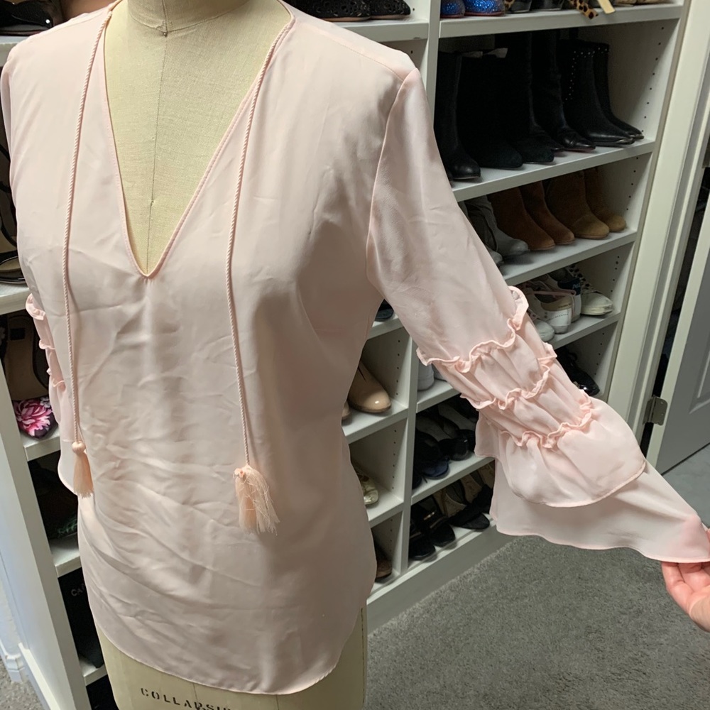 T thari blush blouse size medium